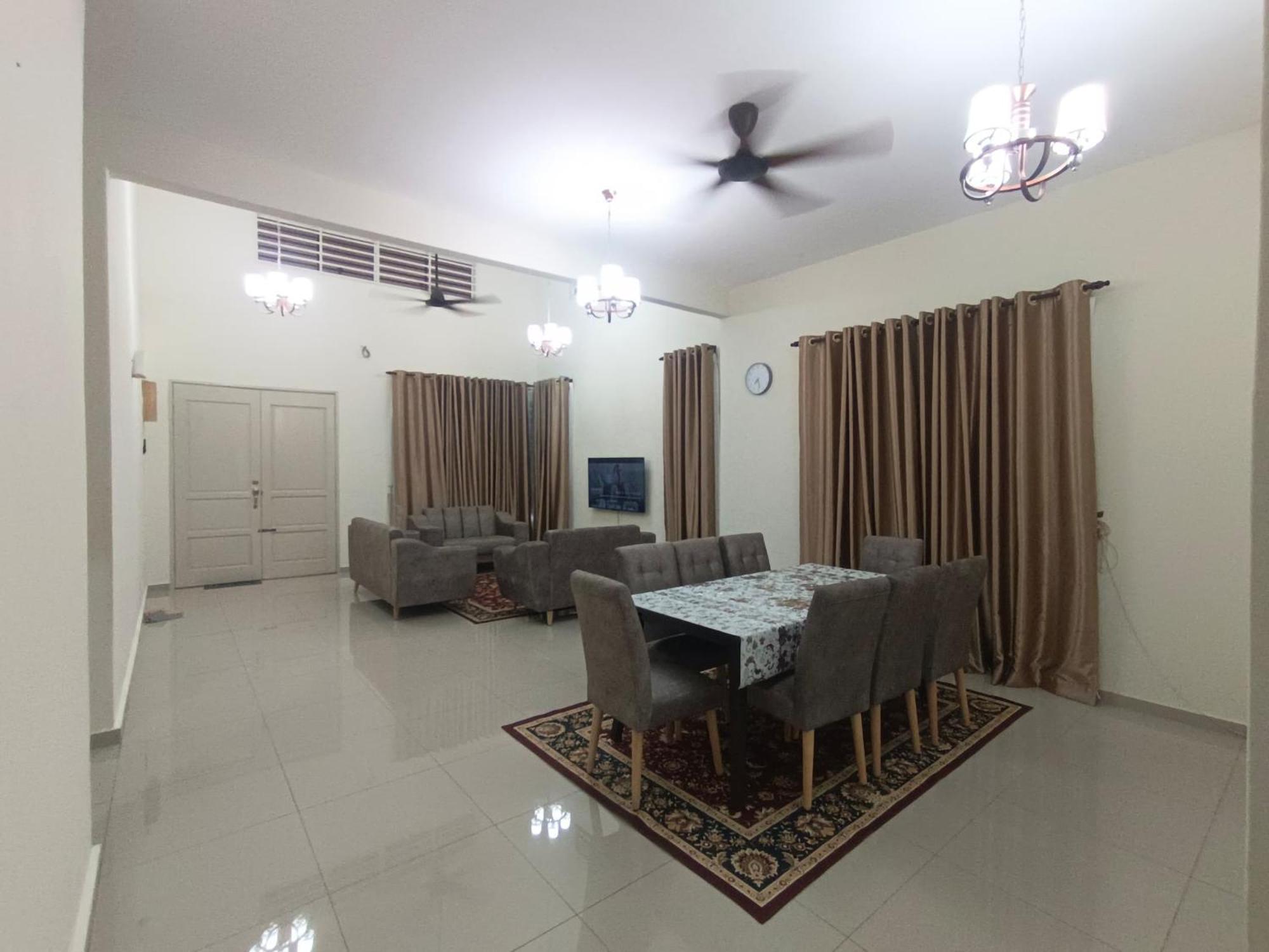 Nouri'S Homestay Melaka Экстерьер фото